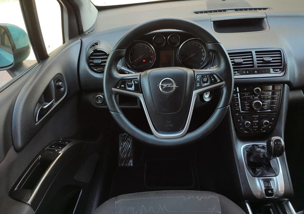 Opel Meriva cena 21900 przebieg: 124000, rok produkcji 2010 z Białystok małe 232